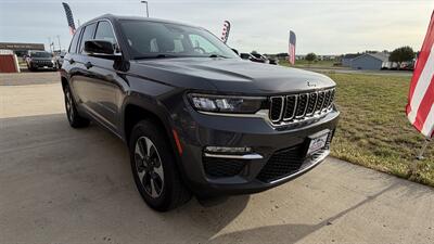 2024 Jeep Grand Cherokee 4xe - Photo 6 - Williston, ND 58801