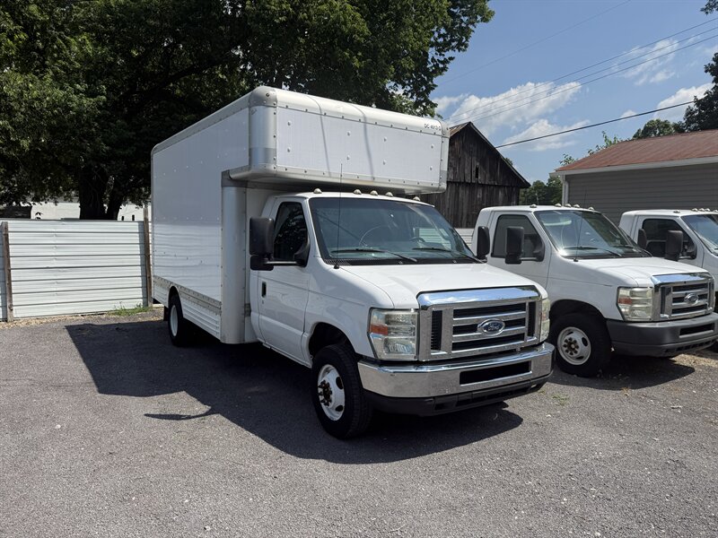 2012 Ford Econoline Super Duty Van   - Photo 1 - Somerville, OH 45064