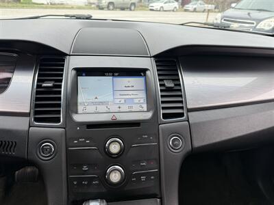 2017 Ford Taurus SEL   - Photo 11 - Somerville, OH 45064