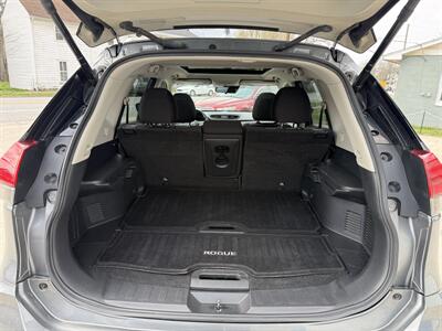 2019 Nissan Rogue SV   - Photo 9 - Somerville, OH 45064