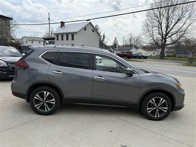 2019 Nissan Rogue SV   - Photo 4 - Somerville, OH 45064