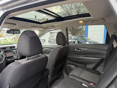 2019 Nissan Rogue SV   - Photo 16 - Somerville, OH 45064