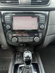 2019 Nissan Rogue SV   - Photo 10 - Somerville, OH 45064
