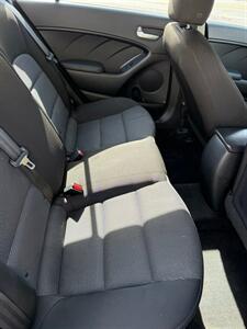 2017 Kia Forte LX - Photo 9 - Somerville, OH 45064