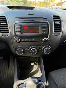 2017 Kia Forte LX - Photo 8 - Somerville, OH 45064