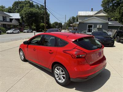 2017 Ford Focus SE - Photo 14 - Somerville, OH 45064