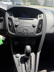 2017 Ford Focus SE - Photo 21 - Somerville, OH 45064