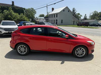 2017 Ford Focus SE - Photo 5 - Somerville, OH 45064