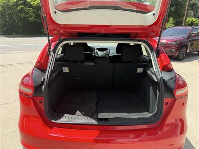 2017 Ford Focus SE - Photo 20 - Somerville, OH 45064