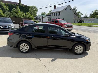 2019 Kia Rio LX   - Photo 4 - Somerville, OH 45064