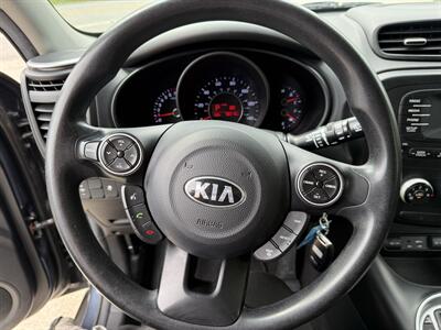 2015 Kia Soul +   - Photo 10 - Somerville, OH 45064