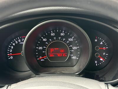 2015 Kia Soul +   - Photo 5 - Somerville, OH 45064