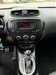 2015 Kia Soul +   - Photo 9 - Somerville, OH 45064