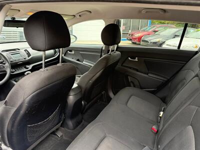 2013 Kia Sportage LX   - Photo 10 - Somerville, OH 45064