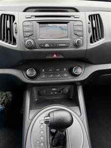 2013 Kia Sportage LX   - Photo 8 - Somerville, OH 45064