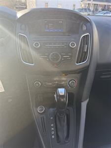 2016 Ford Focus SE - Photo 11 - Somerville, OH 45064