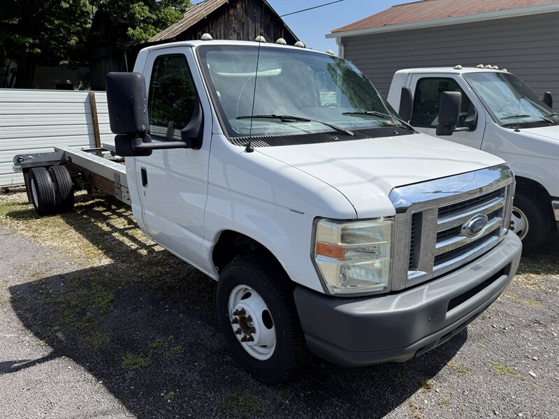2010 Ford E-450 SD   - Photo 1 - Somerville, OH 45064
