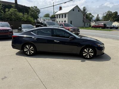 2020 Nissan Altima 2.5 SV - Photo 3 - Somerville, OH 45064