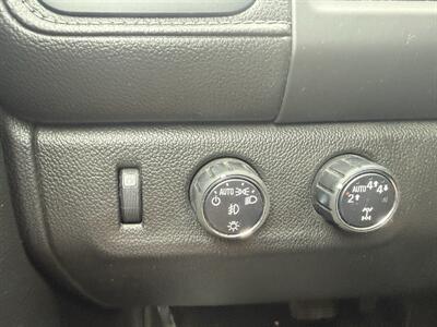 2018 GMC Canyon SLE   - Photo 14 - Somerville, OH 45064