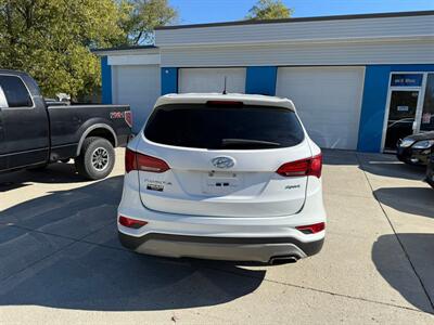 2018 Hyundai SANTA FE Sport 2.4L   - Photo 6 - Somerville, OH 45064
