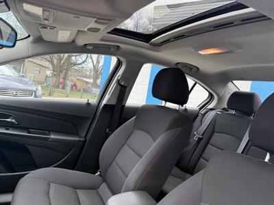 2012 Chevrolet Cruze LT - Photo 10 - Somerville, OH 45064