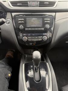 2014 Nissan Rogue SV   - Photo 11 - Somerville, OH 45064