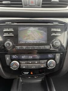 2014 Nissan Rogue SV   - Photo 10 - Somerville, OH 45064