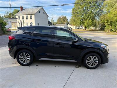 2017 Hyundai Tucson SE   - Photo 3 - Somerville, OH 45064