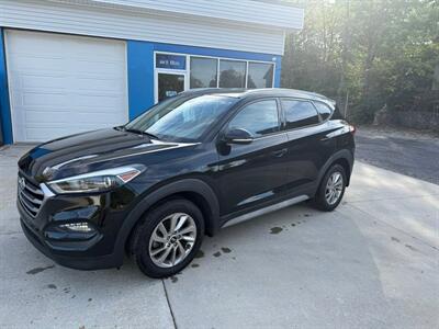 2017 Hyundai Tucson SE   - Photo 2 - Somerville, OH 45064