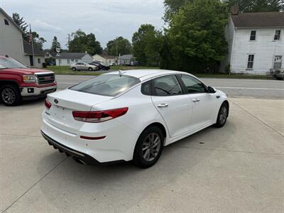 2020 Kia Optima LX - Photo 5 - Somerville, OH 45064