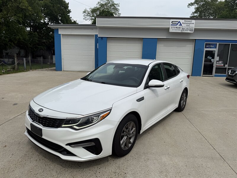 2020 Kia Optima LX AT's photo