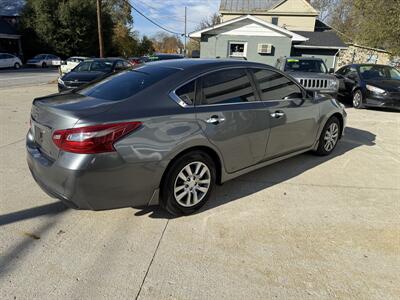 2018 Nissan Altima 2.5 S - Photo 5 - Somerville, OH 45064