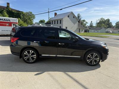 2017 Nissan Pathfinder Platinum   - Photo 4 - Somerville, OH 45064