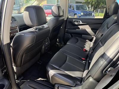2017 Nissan Pathfinder Platinum   - Photo 18 - Somerville, OH 45064