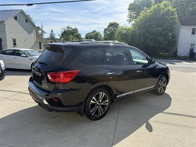 2017 Nissan Pathfinder Platinum   - Photo 5 - Somerville, OH 45064