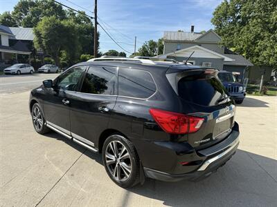 2017 Nissan Pathfinder Platinum   - Photo 8 - Somerville, OH 45064