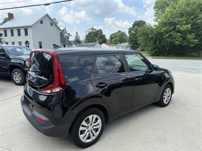 2020 Kia Soul LX - Photo 5 - Somerville, OH 45064