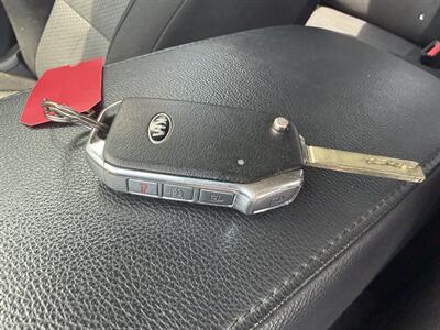 2020 Kia Soul LX - Photo 9 - Somerville, OH 45064