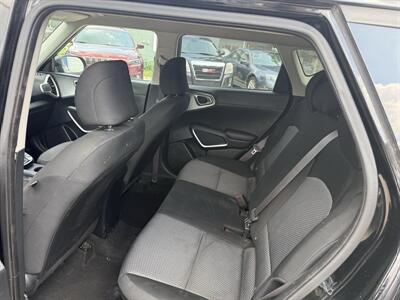 2020 Kia Soul LX - Photo 15 - Somerville, OH 45064