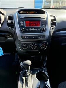2015 Kia Sorento LX   - Photo 9 - Somerville, OH 45064