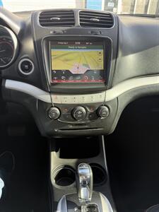 2015 Dodge Journey R/T   - Photo 11 - Somerville, OH 45064