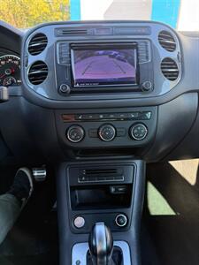 2016 Volkswagen Tiguan 2.0T S - Photo 11 - Somerville, OH 45064