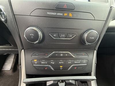 2020 Ford Edge SEL   - Photo 10 - Somerville, OH 45064