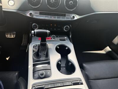 2018 Kia Stinger GT1   - Photo 14 - Somerville, OH 45064
