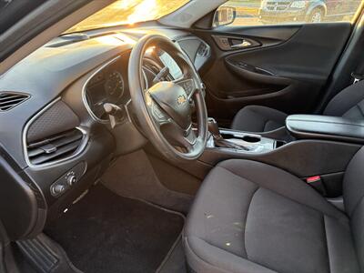 2019 Chevrolet Malibu LT   - Photo 23 - Charleston, IL 61920