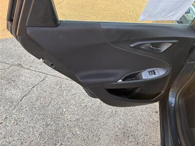 2019 Chevrolet Malibu LT   - Photo 19 - Charleston, IL 61920
