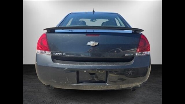 2013 Chevrolet Impala LS - Photo 5 - Clinton Townshi, MI 48035