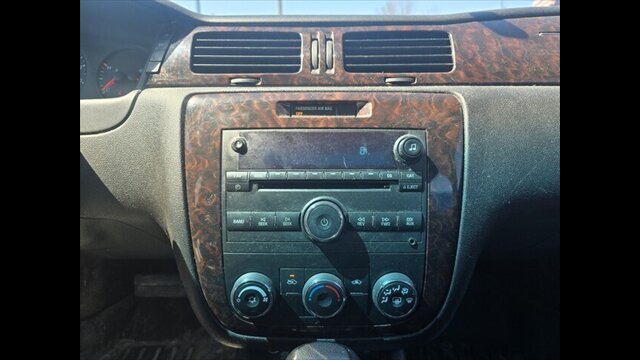 2013 Chevrolet Impala LS - Photo 8 - Clinton Townshi, MI 48035