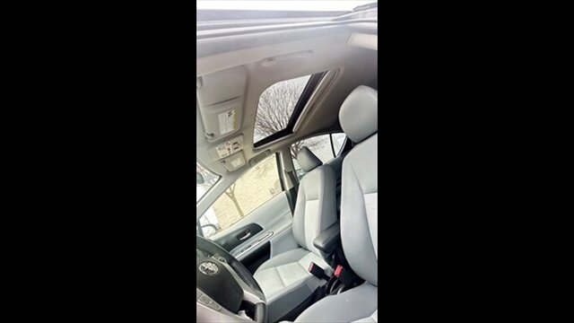 2013 Toyota Prius c BASE IV - Photo 14 - Clinton Townshi, MI 48035