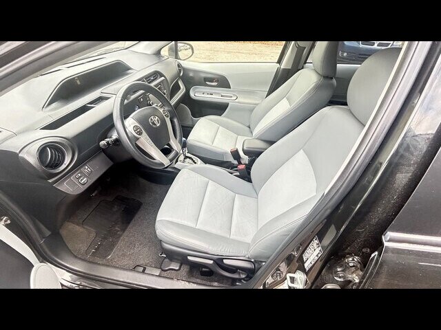 2013 Toyota Prius c BASE IV - Photo 9 - Clinton Townshi, MI 48035